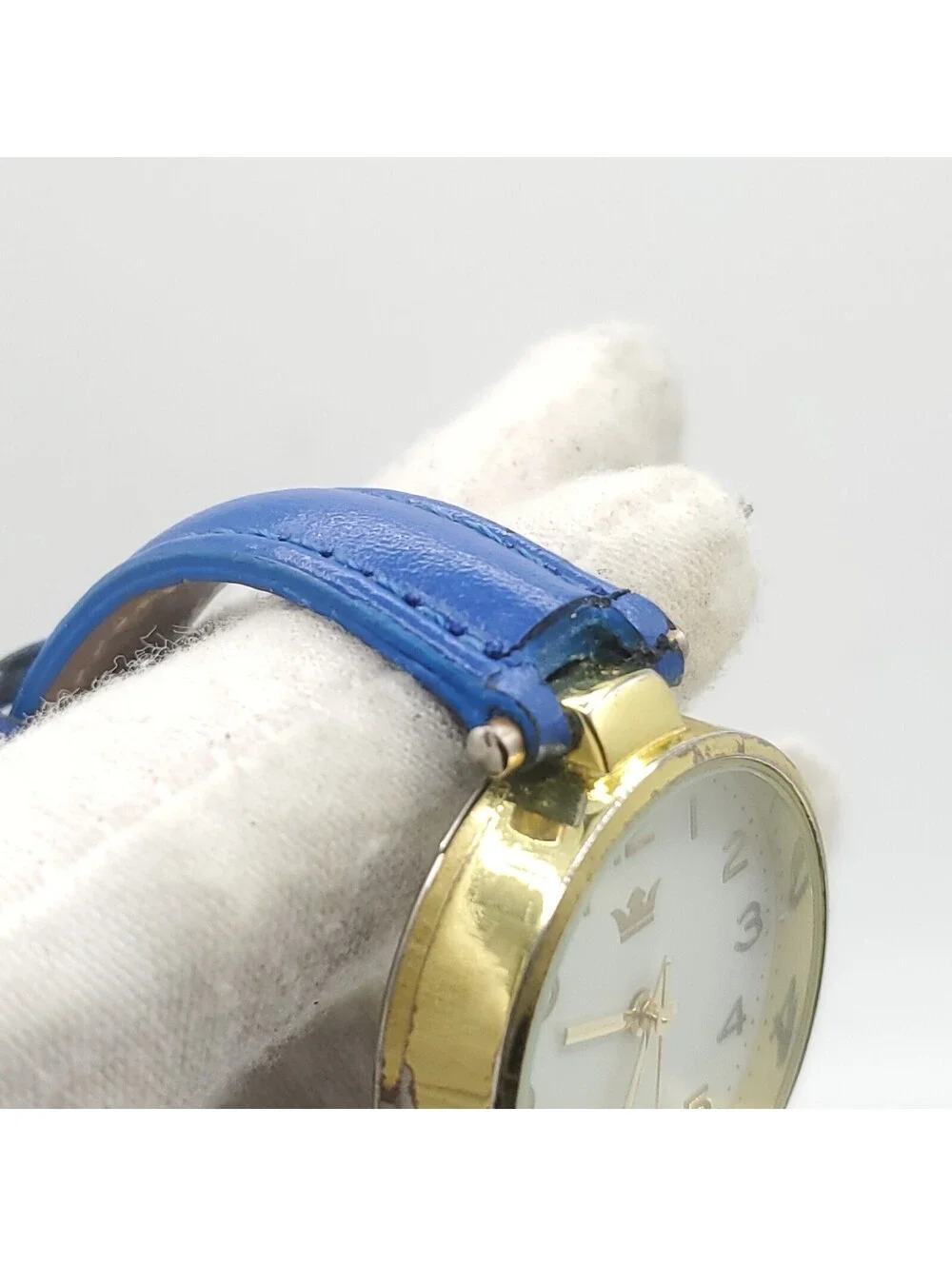 Accutime Quartz  Womens Watch 30mm Gold Tone Blue Leather Band New Battery